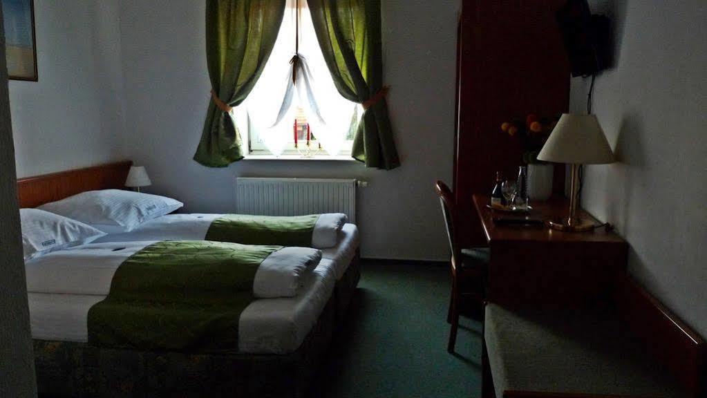 Hotel Abtshof 할버슈타트 외부 사진